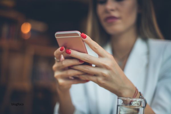 Cómo ver las conversaciones de WhatsApp de otras personas